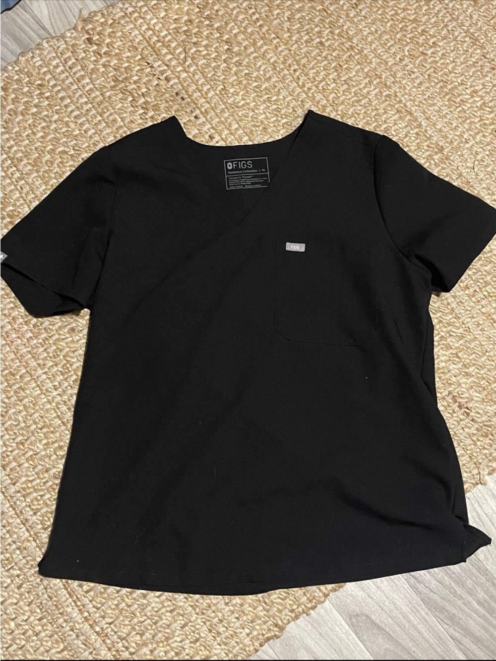 FIGS Black Scrub Top – XL